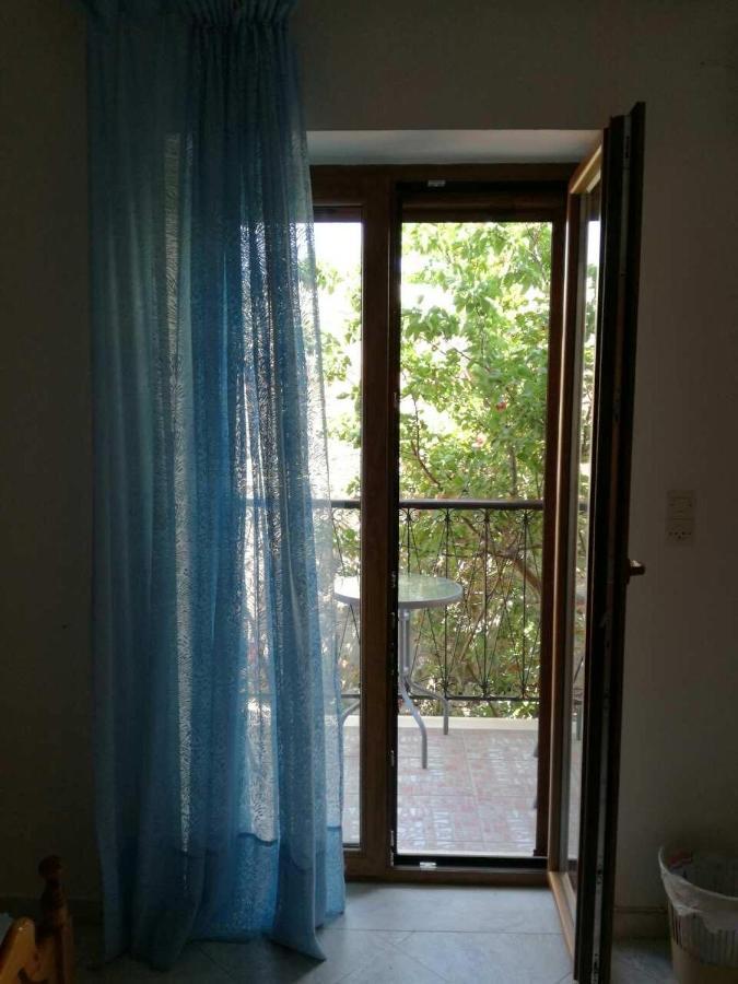 מית'ימנה Μαχη Ενοικιαζόμενα Δωμάτια מראה חיצוני תמונה