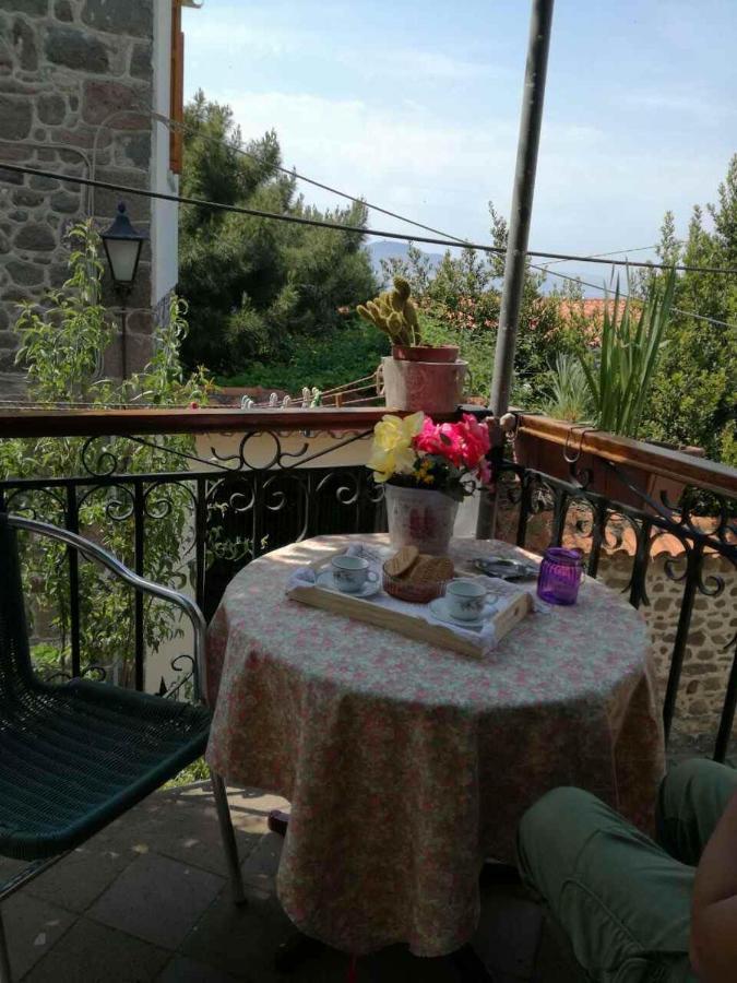 מית'ימנה Μαχη Ενοικιαζόμενα Δωμάτια מראה חיצוני תמונה
