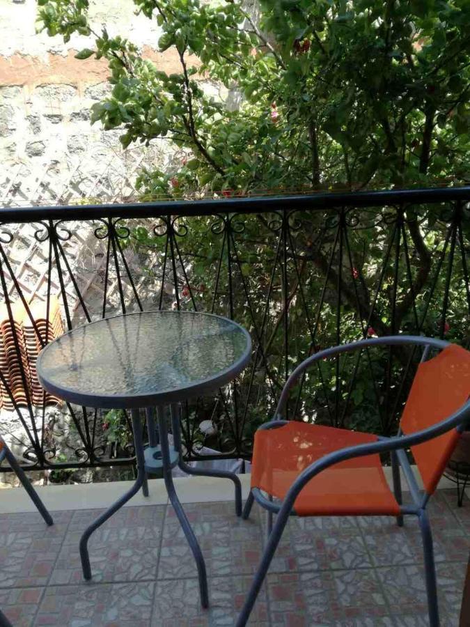 מית'ימנה Μαχη Ενοικιαζόμενα Δωμάτια מראה חיצוני תמונה