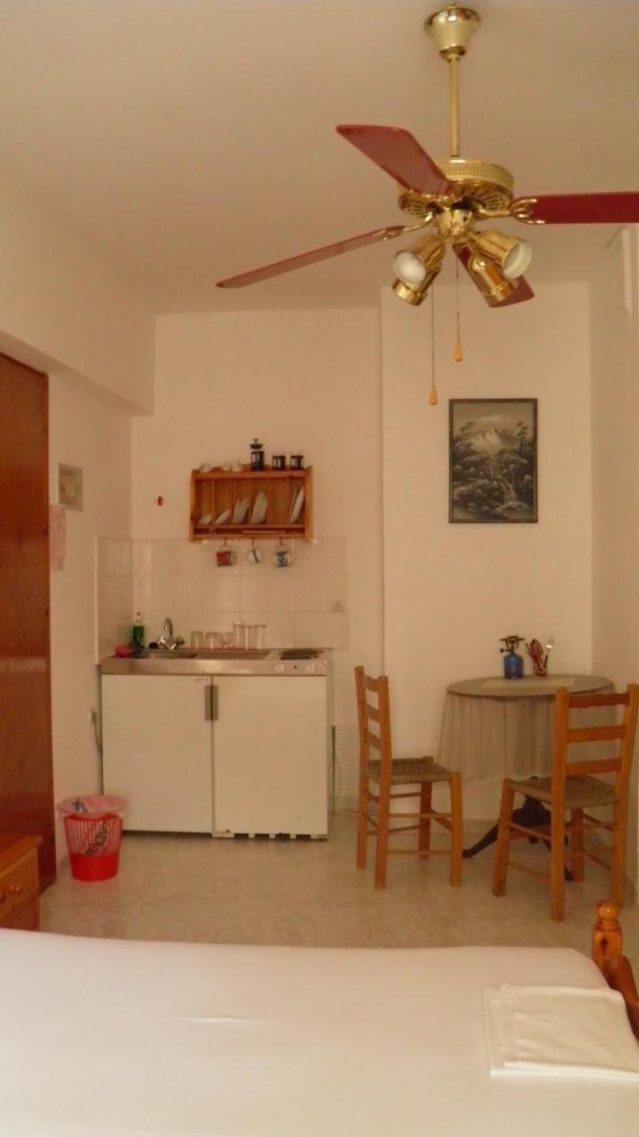 מית'ימנה Μαχη Ενοικιαζόμενα Δωμάτια מראה חיצוני תמונה